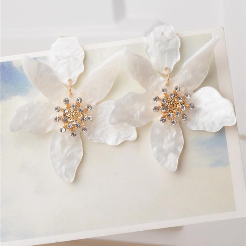 NWOT white acrylic crystal large flower earrings for pierced ears
